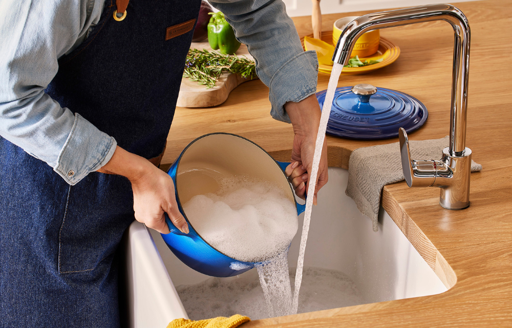 How to Clean Your Enamelled Cast Iron Casserole